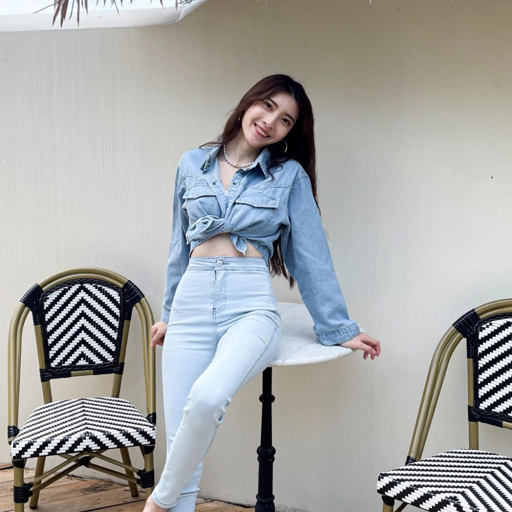 【DOE.FF】 弧形短版牛仔襯衫 (現+預) 牛仔外套 單寧外套 短外套 短版外套 襯衫女 短版襯衫 防曬外套-細節圖4