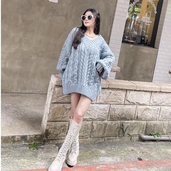 【DOE.FF】彩麻花寬毛衣｜現貨｜寬鬆毛衣 下半身失蹤 長版毛衣 韓國 毛衣女 Ｖ領毛衣 韓國 韓版 oversize-細節圖2