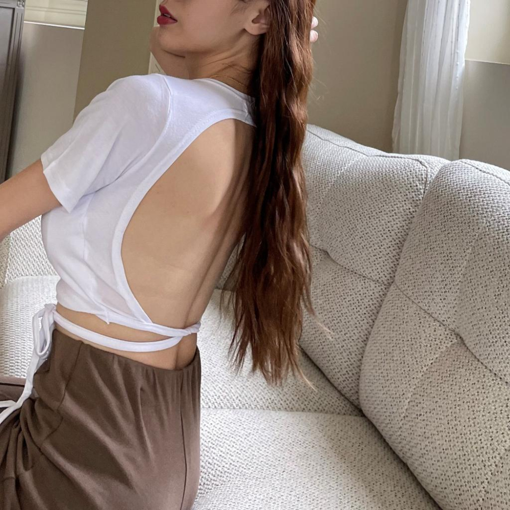 【DOE.FF】 露背綁繩杯墊短T (現貨) 素色上衣 素T T恤 短版上衣 BRATOP 歐美上衣 上衣女 辣妹上衣-細節圖5