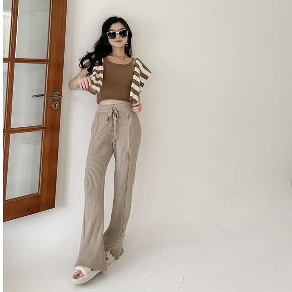 【DOE.FF】厚磅坑條針織寬褲｜現貨｜ 針織長褲 針織寬褲 闊腿褲 高腰長褲 長褲女 顯瘦長褲 牛仔長褲 針織 毛衣-細節圖4