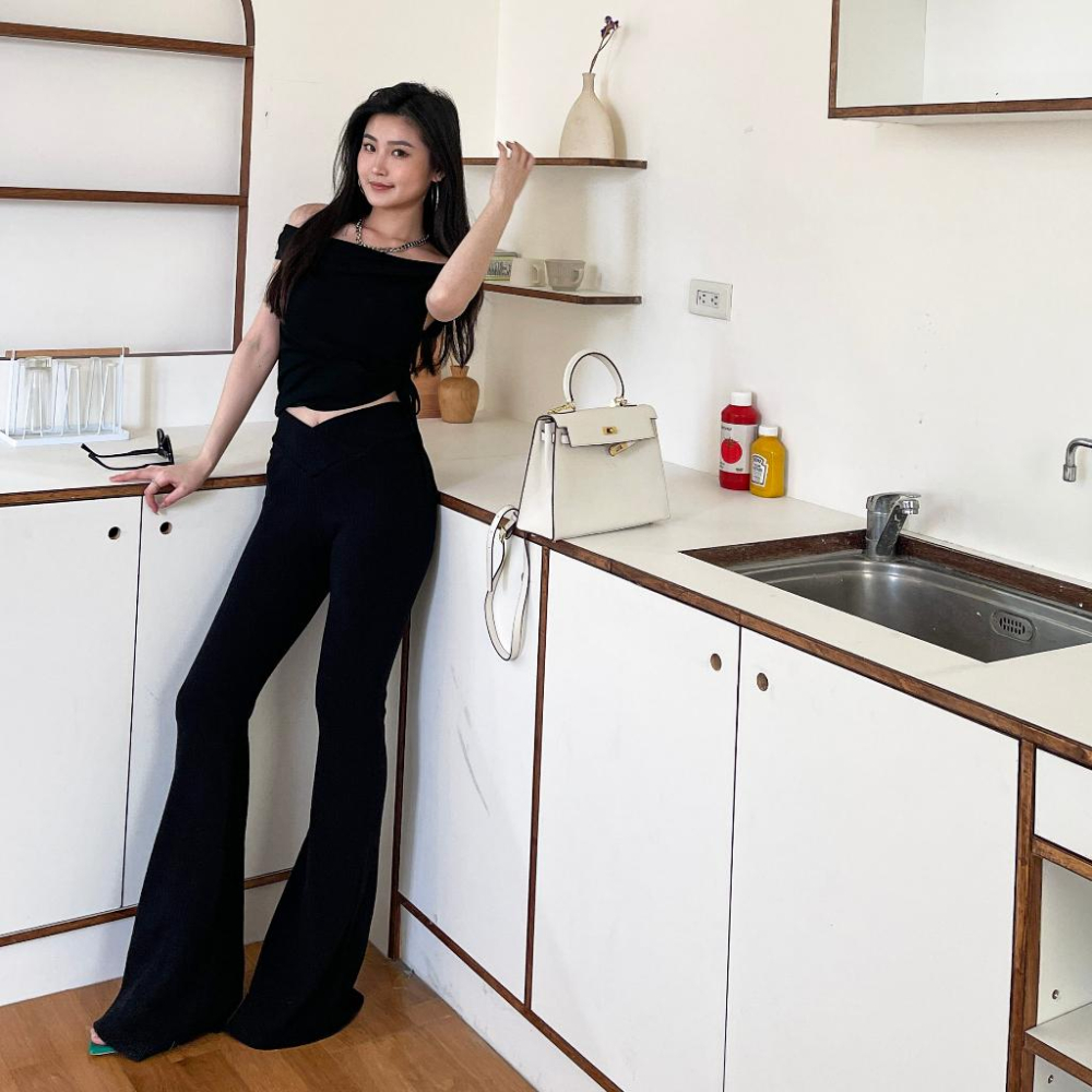 【DOE.FF】 垂感V腰針織喇叭褲 (現貨) 微喇叭褲 高腰長褲 緊身褲 顯瘦長褲 喇叭褲 長褲女 女裝 針織-細節圖2