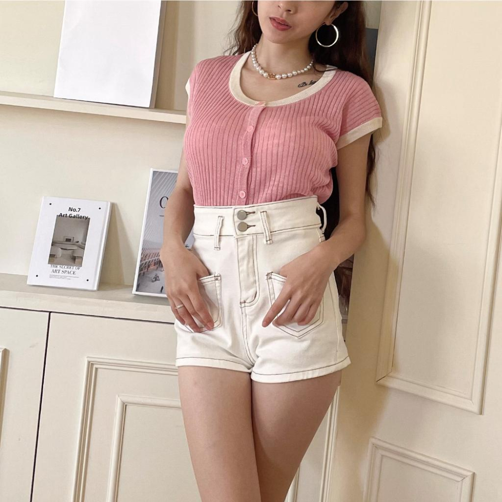 【DOE.FF】 撞色開扣針織上衣 (現貨) 上衣女 短袖上衣 針織衣 針織外套 圓領上衣 粉色上衣 短版上衣 寬鬆上衣-細節圖9