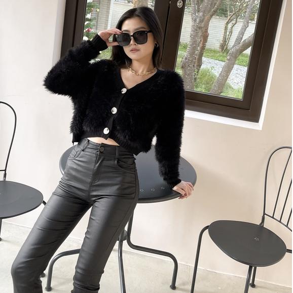 【DOE.FF】霧面開岔皮質喇叭褲 | 現貨 | 快速出貨 彈力長褲 皮長褲 皮褲 喇叭褲 INS風 歐美風 辣妹 韓-細節圖5