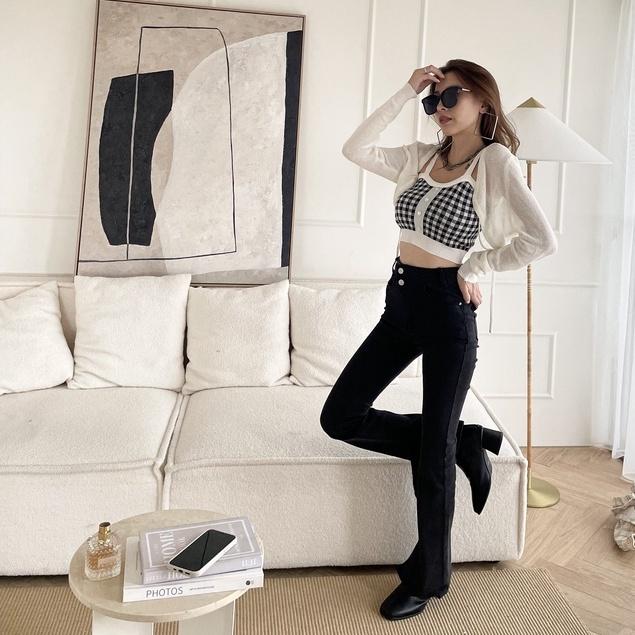 【DOE.FF】 兩釦開岔高腰牛仔喇叭褲 ｜現貨｜ 長褲女 顯瘦長褲 喇叭長褲 高腰長褲 牛仔褲 牛仔長褲 喇叭褲-細節圖6