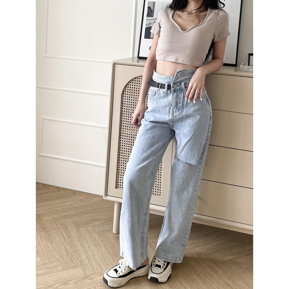 【DOE.FF】 造型假皮帶淡藍直筒褲｜現貨｜牛仔褲 男友褲 寬褲 牛仔長褲 長褲女 顯瘦長褲 高腰長褲-細節圖2