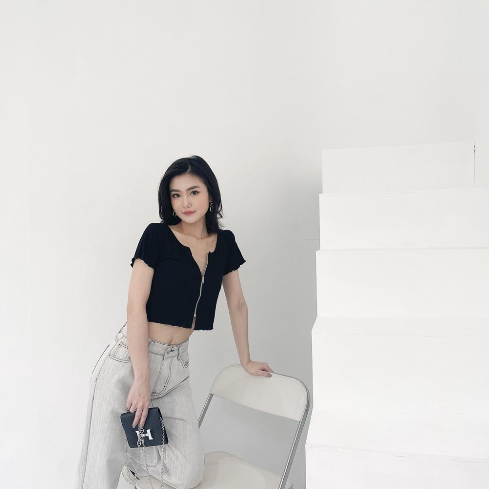 【DOE.FF】末代爾拉鍊圓領短T｜現貨｜ U領上衣 棉T 素T 短袖上衣 短版上衣 圓領上衣 圓領T 打底衫 發熱衣-細節圖2