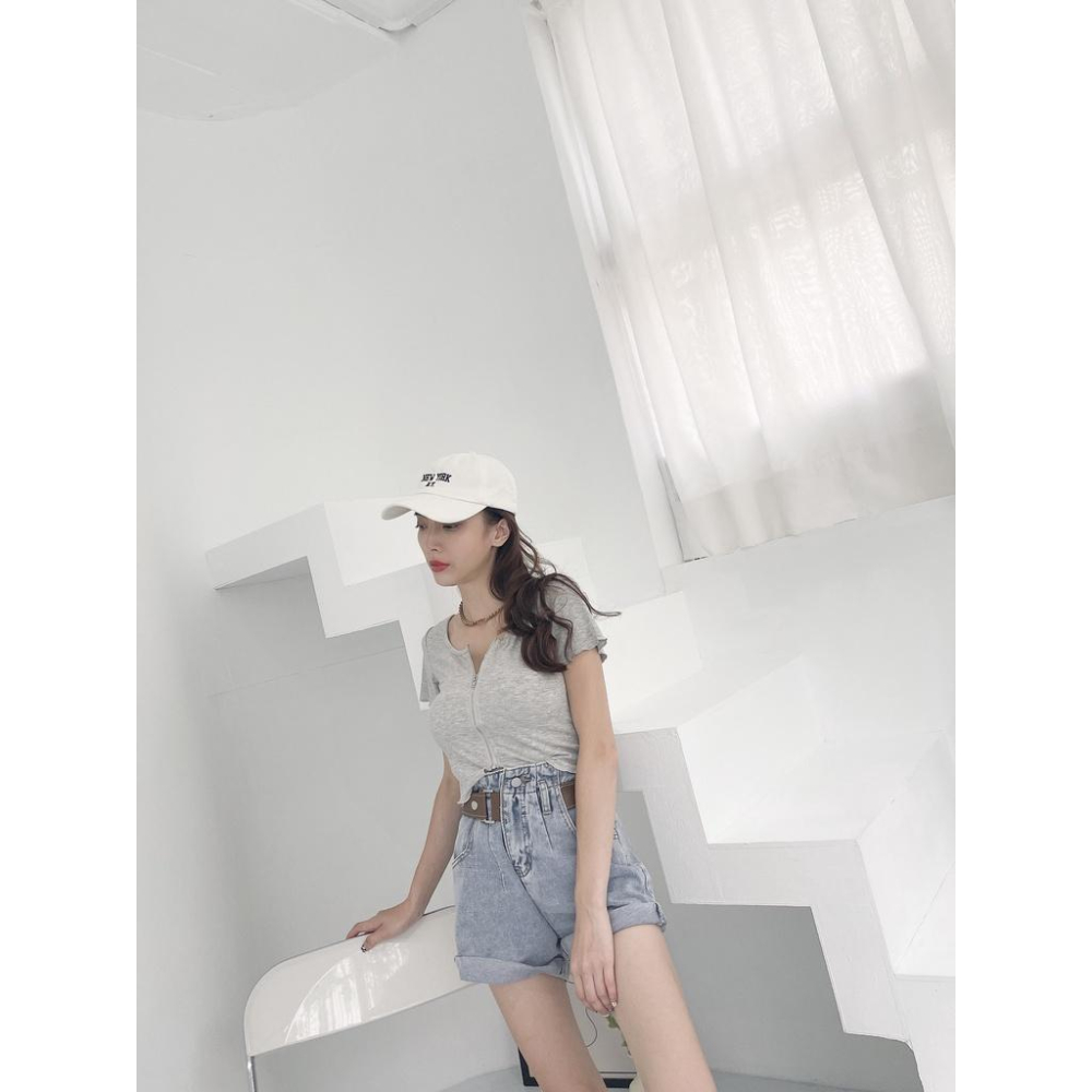 【DOE.FF】末代爾拉鍊圓領短T｜現貨｜ U領上衣 棉T 素T 短袖上衣 短版上衣 圓領上衣 圓領T 打底衫 發熱衣-細節圖3