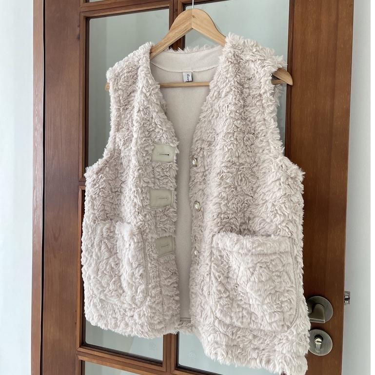 【DOE.FF】棉花糖毛毛質感背心外套｜現貨｜保暖外套 夾克 馬甲外套 毛毛外套 水貂毛 大衣女 厚外套 秋冬外套 女裝-細節圖5