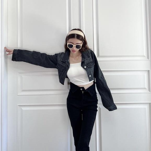 【DOE.FF】 俐落超短不修邊牛仔外套｜現貨｜牛仔外套短版 女生 韓版-細節圖6