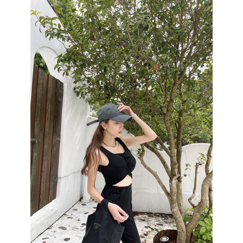 【DOE.FF】歐美扭結方領背心 | 現貨 |內搭 bratop bra背心女 短版背心 辣妹背心 小可愛 辣妹背心-細節圖7