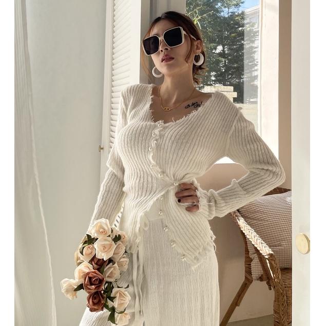 【DOE.FF】珍珠V領造型毛衣｜現貨｜Ｖ領毛衣 針織外套 針織上衣 打底衫 女裝 毛衣女-細節圖2