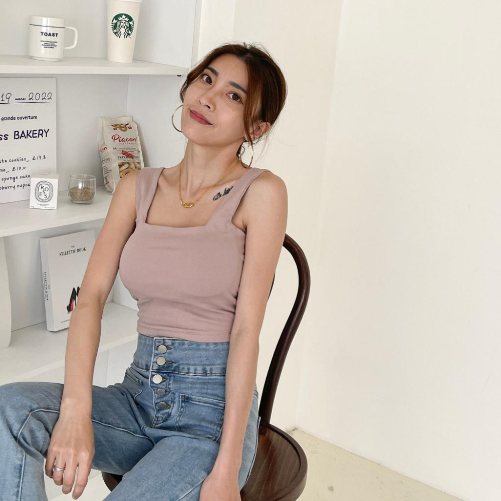 【DOE.FF】 遮副乳杯墊方領背心 (現+預) 短版上衣 辣妹上衣 BRATOP 短版背心 背心女 上衣女 歐美上衣-細節圖6