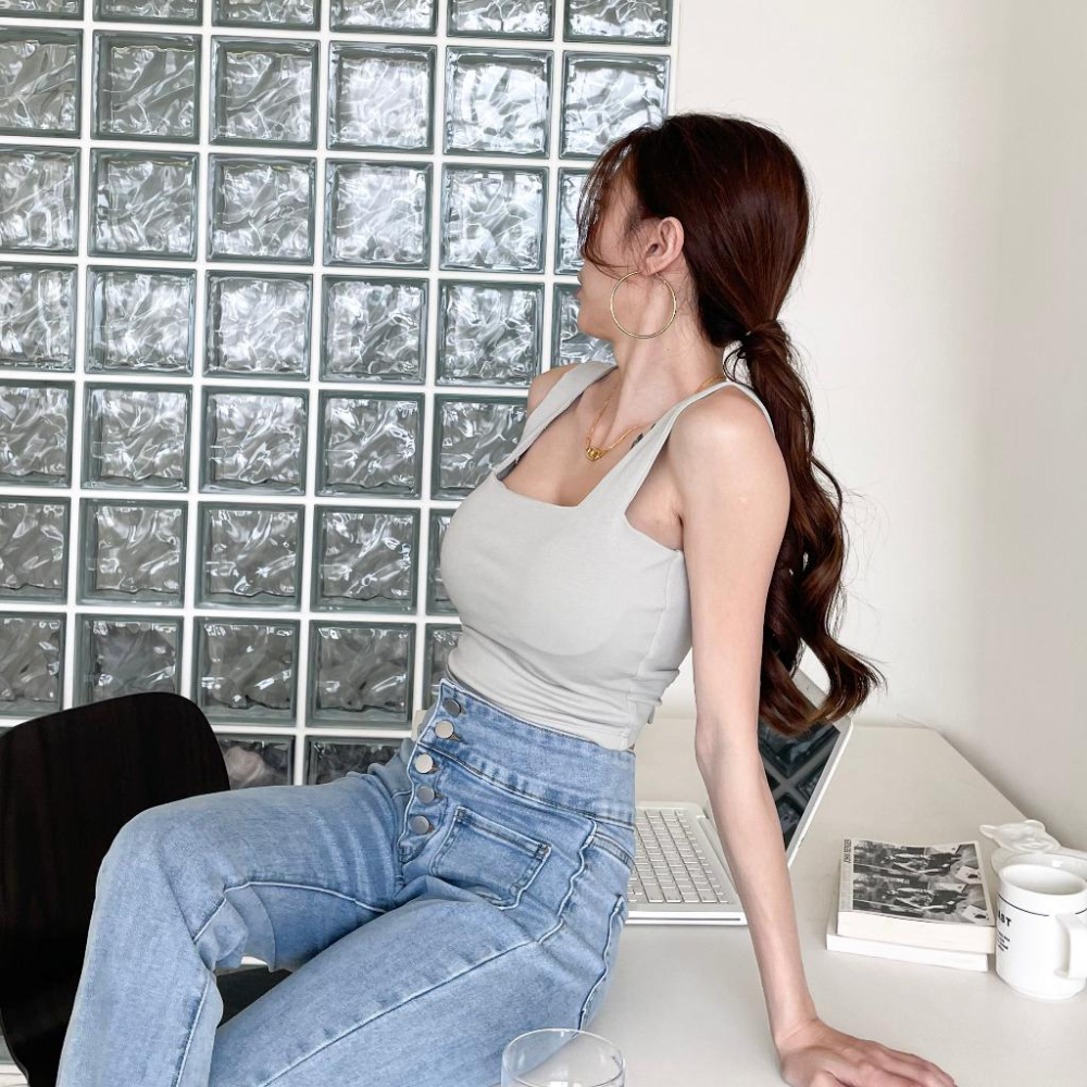 【DOE.FF】 遮副乳杯墊方領背心 (現+預) 短版上衣 辣妹上衣 BRATOP 短版背心 背心女 上衣女 歐美上衣-細節圖9