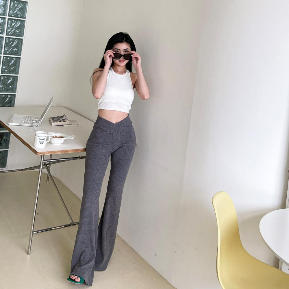 【DOE.FF】 交疊造型長腿喇叭褲 (現+預) 針織長褲 微喇叭褲 高腰長褲 魔術褲 緊身褲 顯瘦長褲 長褲女 牛仔褲-細節圖6