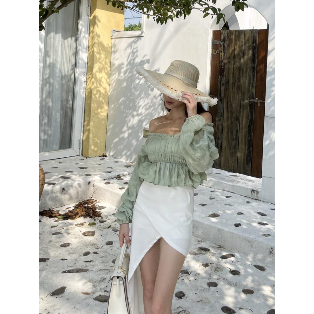 【DOE.FF】露肩縮腰上衣 （現貨・福利品） 一字領 露肩上衣 一字領上衣 辣妹風 辣妹上衣 女裝 小香風 短版上衣-細節圖4