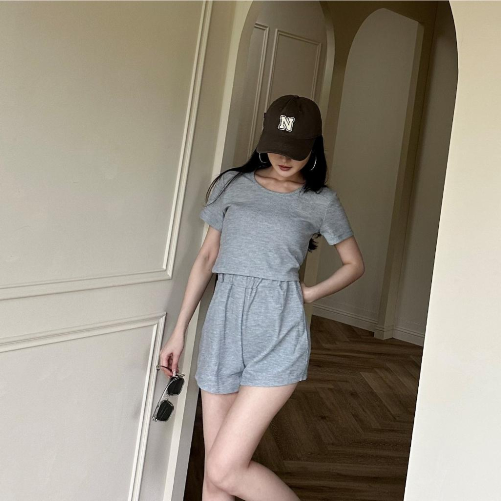 【DOE.FF】 鬆餅格休閒套裝 (現貨) 運動套裝 套裝女 休閒短褲 短T 圓領上衣 上衣女 短褲女 顯瘦短褲 女裝-細節圖4