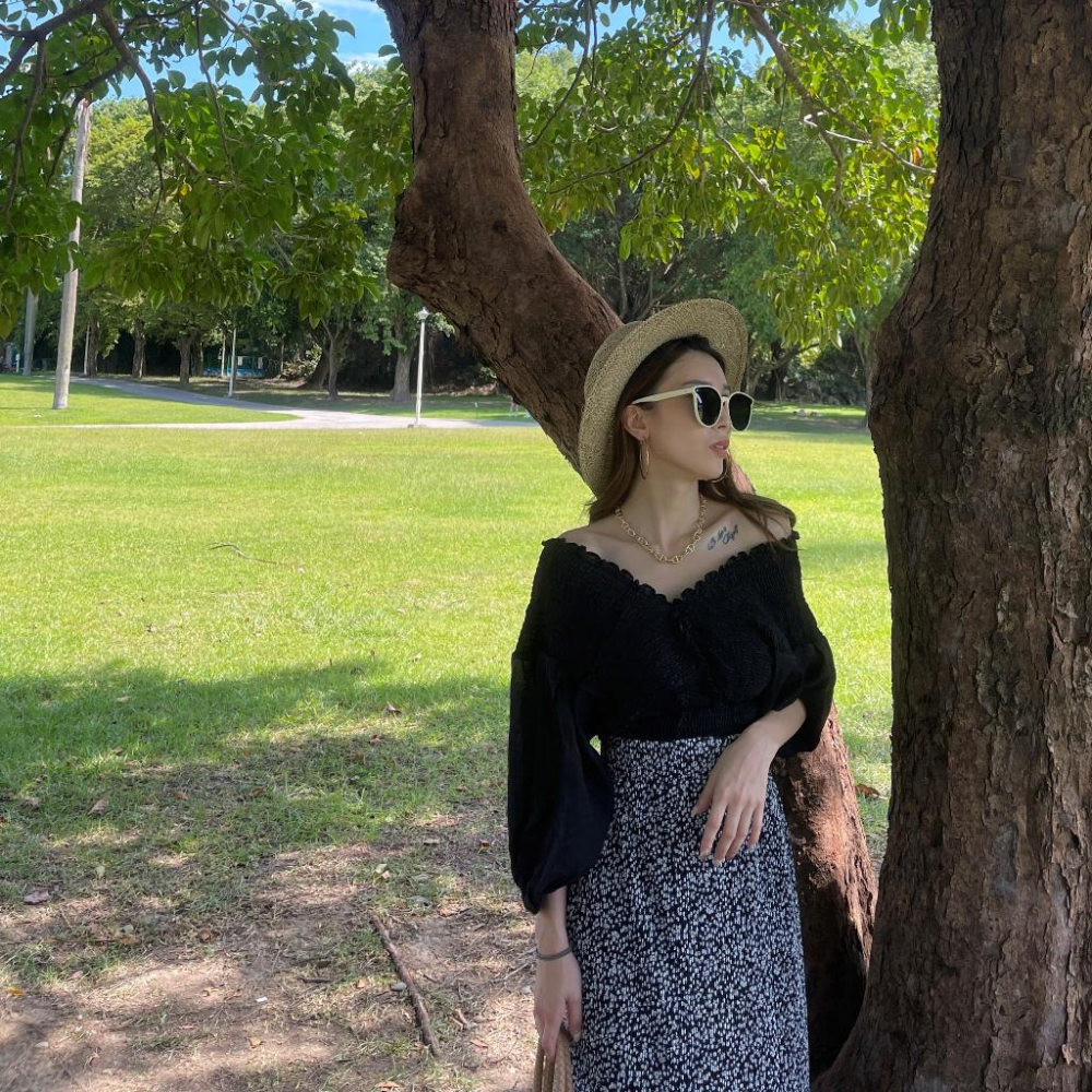 【DOE.FF】 縮腰一字領V領上衣 （現貨） 上衣女 一字領上衣 露肩上衣 短版上衣 顯瘦上衣 女裝 辣妹風 小香風-細節圖3