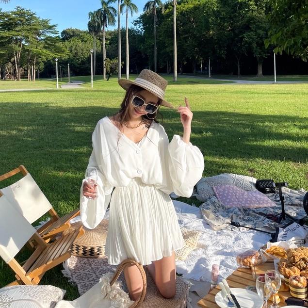 【DOE.FF】垂墜燈籠袖雪紡上衣 （現貨） Ｖ領上衣 上衣女 短版上衣 露肩上衣 寬鬆上衣 雪紡上衣 女裝 辣妹風-細節圖2