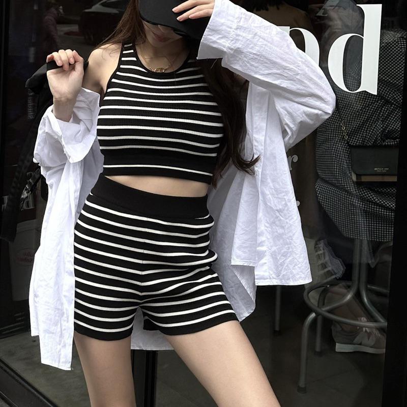 【DOE.FF】落肩寬鬆情侶襯衫 ( 現貨 ) 襯衫女 oversize 寬鬆上衣 上衣女 打底衣 下半身失蹤 襯衫外套-細節圖2