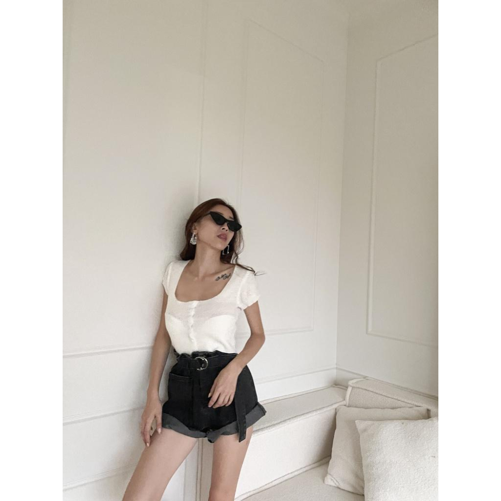 【DOE.FF】花苞兩扣皮帶捲邊短褲｜現貨｜ 牛仔短褲 牛仔褲 顯瘦 百搭 四季 9/29-細節圖6