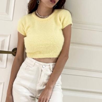 【DOE.FF】水貂毛圓領短版上衣 （現貨） 圓領上衣 短版上衣 短Ｔ 毛毛上衣 女裝 上衣女 辣妹上衣 水貂毛上衣-細節圖3