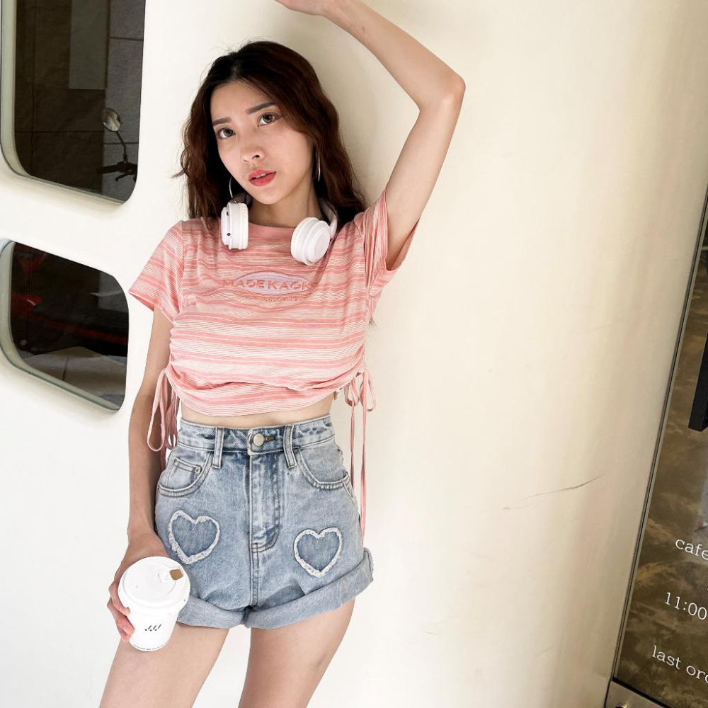 【DOE.FF】 粉色條紋刺繡抽繩短T (現+預) 圓領上衣 短版上衣 棉T 粉色上衣 短袖上衣 上衣女 粉色上衣女-細節圖2