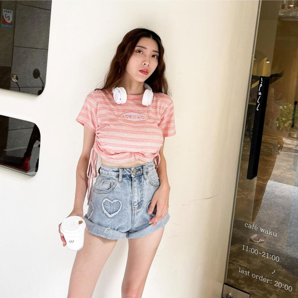 【DOE.FF】 粉色條紋刺繡抽繩短T (現+預) 圓領上衣 短版上衣 棉T 粉色上衣 短袖上衣 上衣女 粉色上衣女-細節圖4