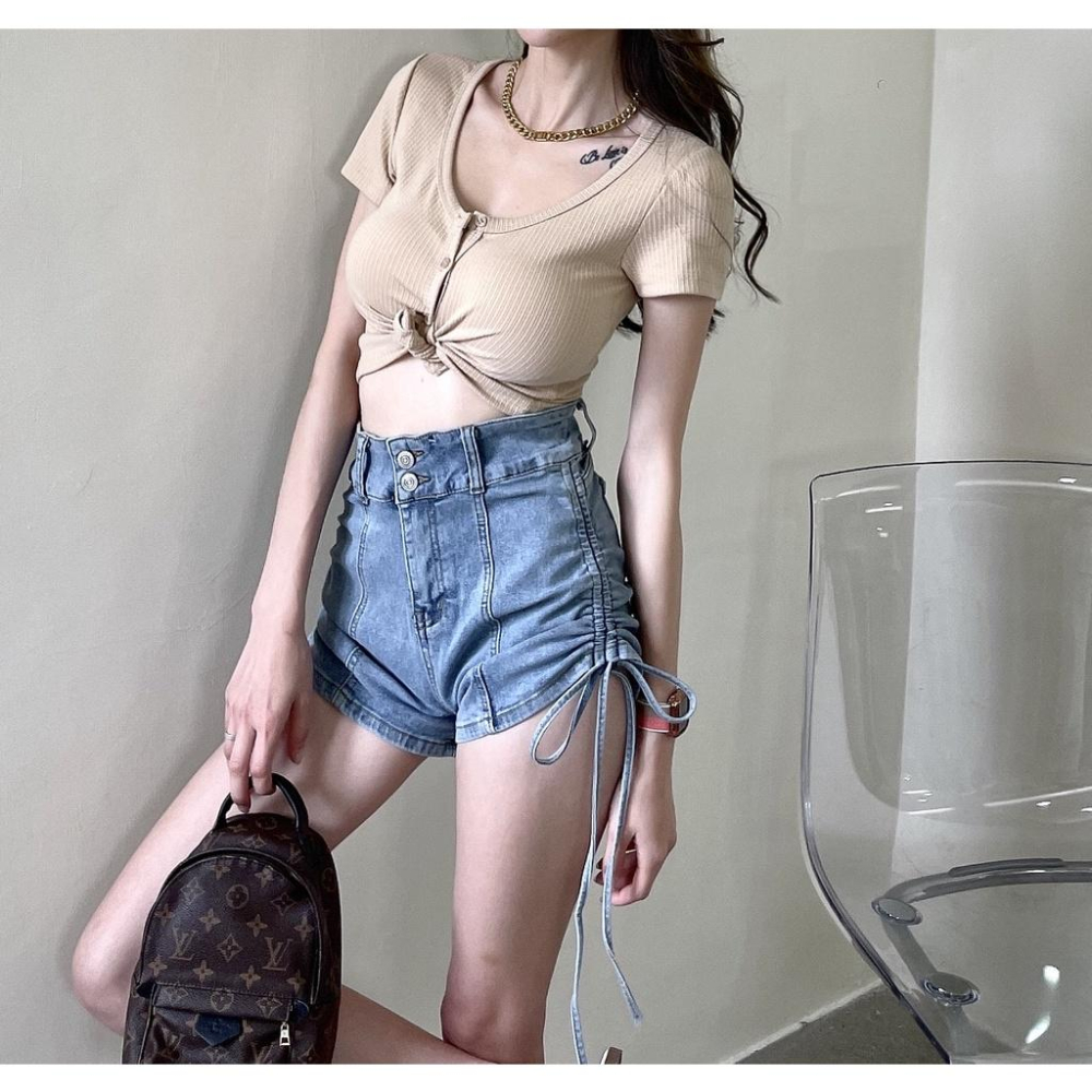 【DOE.FF】大地色小釦弧形坑條tee｜現貨｜-細節圖2