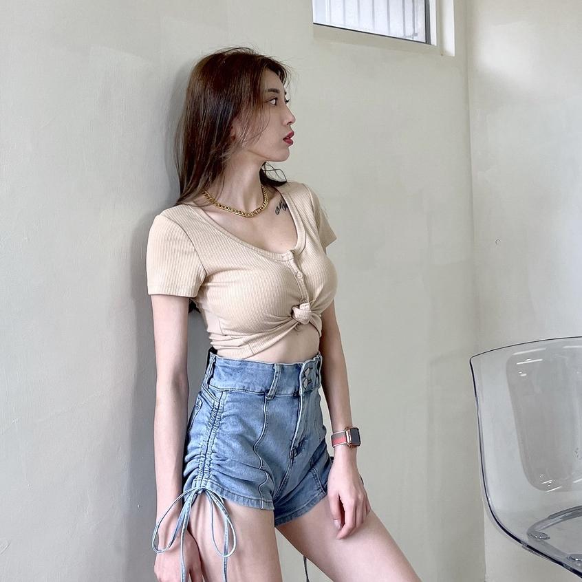 【DOE.FF】大地色小釦弧形坑條tee｜現貨｜-細節圖3