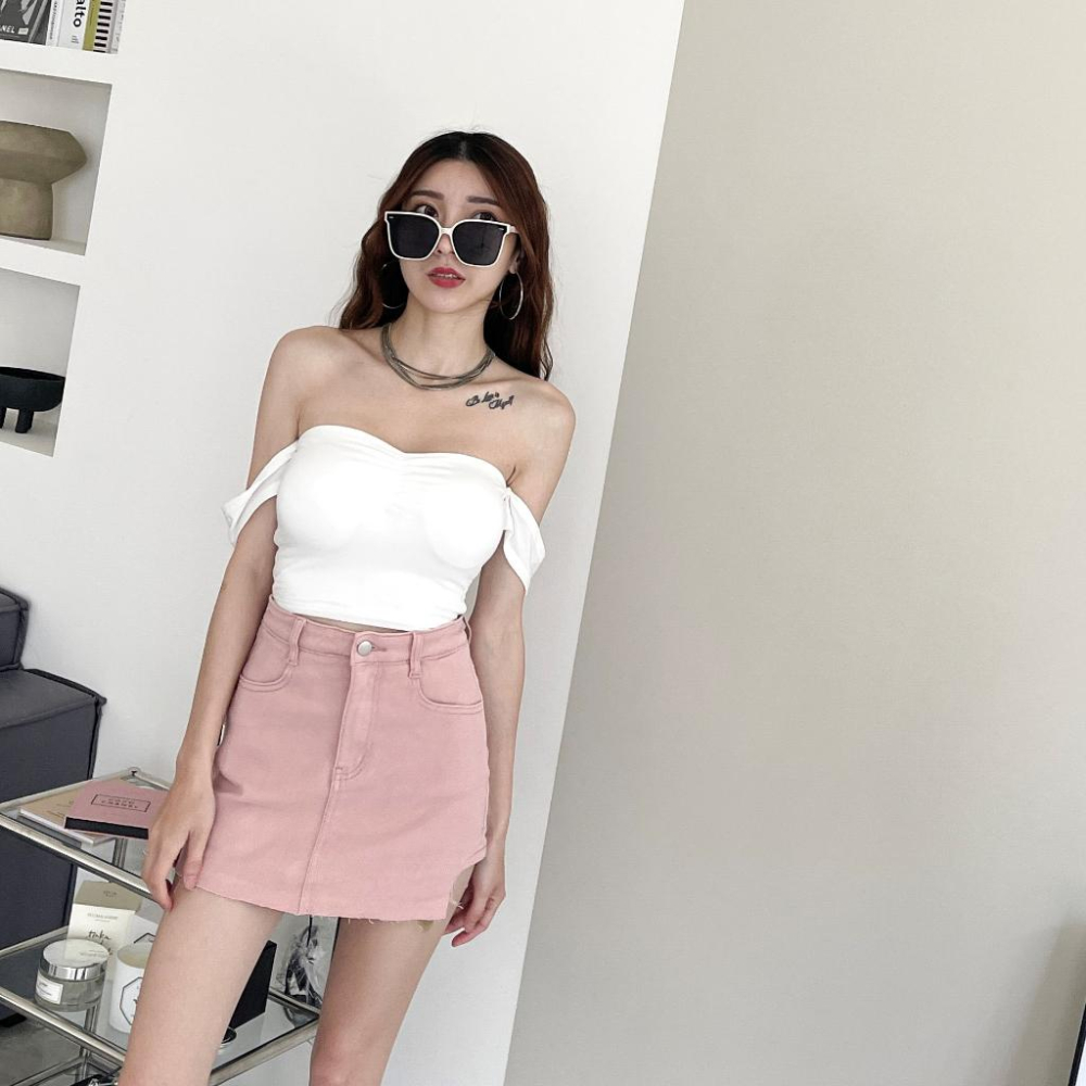 【DOE.FF】 抓皺桃心斷袖帶杯上衣 (現+預) 一字領上衣 BRATOP 帶杯上衣 短版背心 斷袖上衣 杯墊上衣-細節圖2