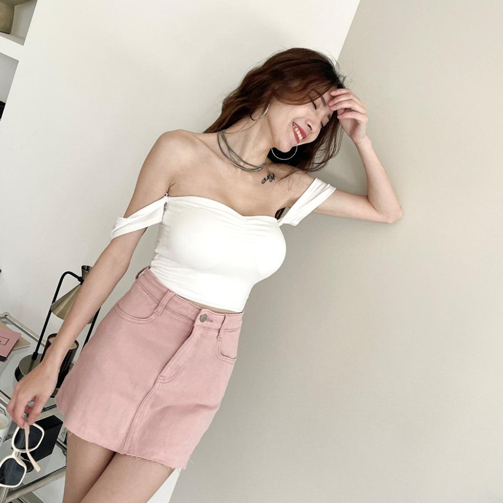 【DOE.FF】 抓皺桃心斷袖帶杯上衣 (現+預) 一字領上衣 BRATOP 帶杯上衣 短版背心 斷袖上衣 杯墊上衣-細節圖6