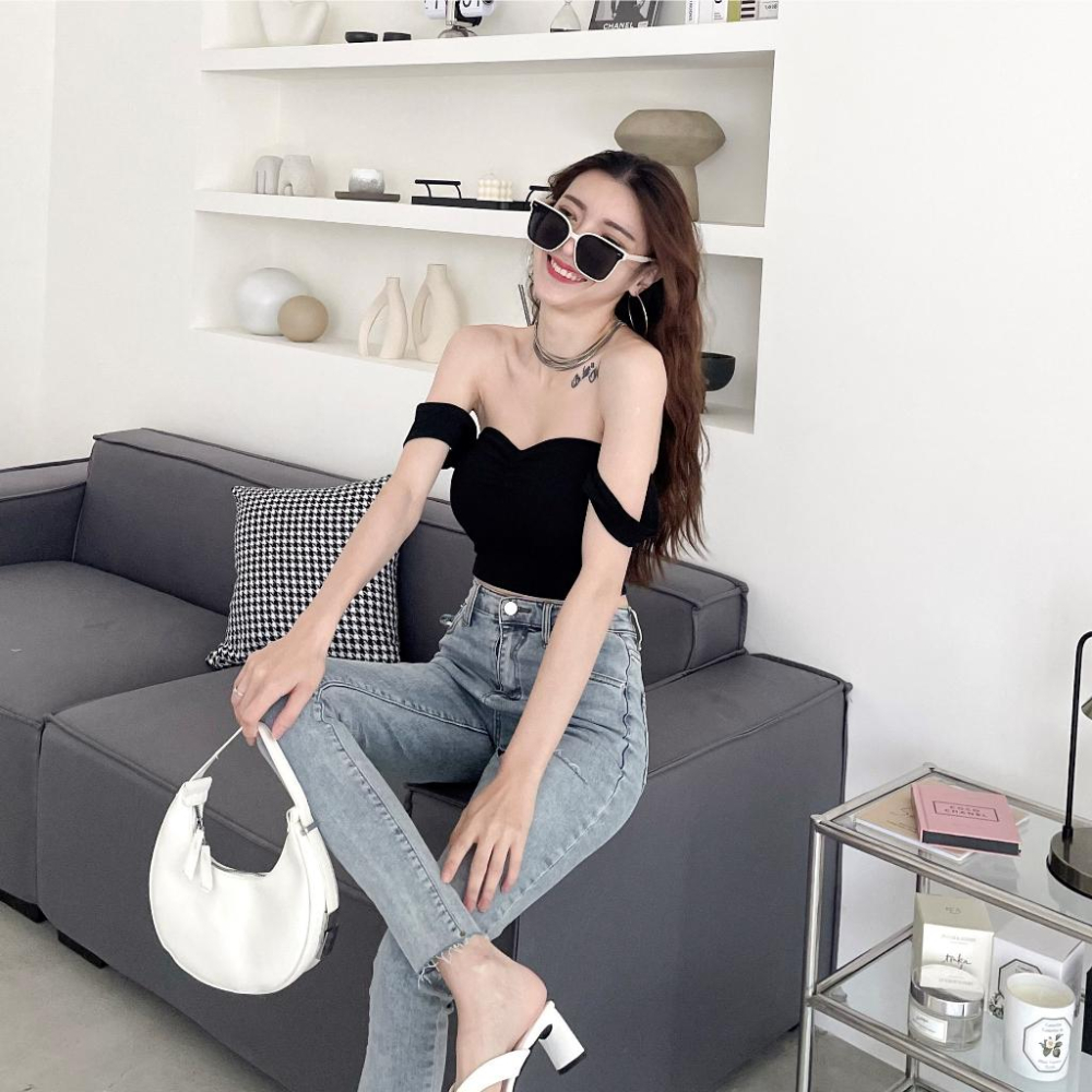 【DOE.FF】 抓皺桃心斷袖帶杯上衣 (現+預) 一字領上衣 BRATOP 帶杯上衣 短版背心 斷袖上衣 杯墊上衣-細節圖7