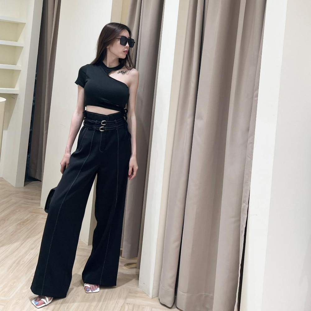 【DOE.FF】 單肩腰綁繩帶杯上衣 (現貨) 棉T 短袖上衣 BRATOP 杯墊上衣 辣妹上衣 露肩上衣 短版上衣-細節圖5