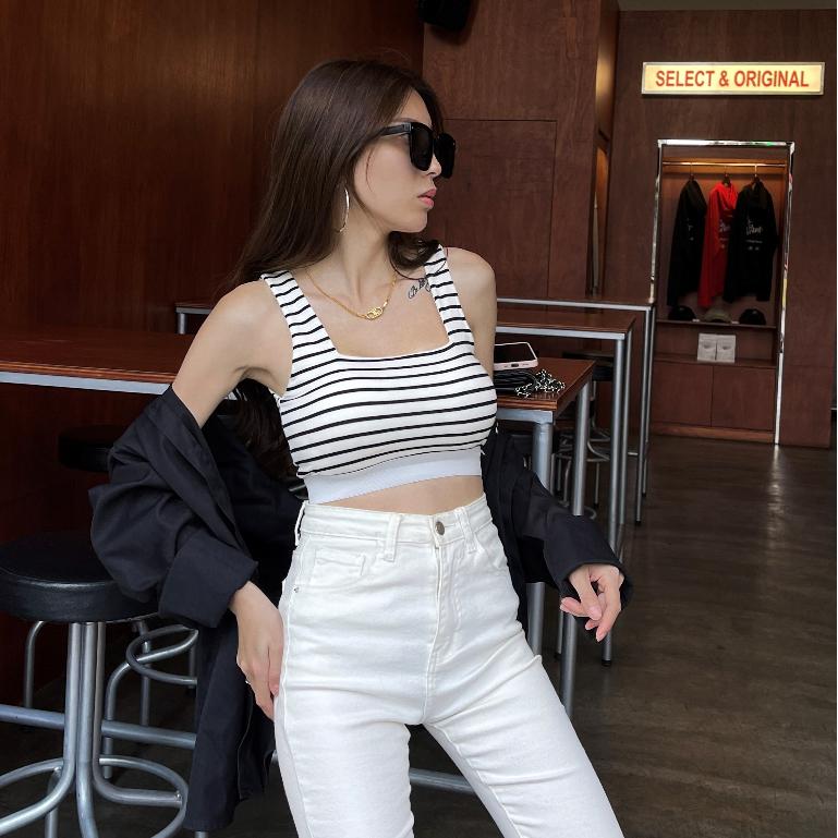 【DOE.FF自訂款】條紋橡筋杯墊背心 (現貨) 背心 小可愛 背心女 辣妹上衣 短版背心 上衣女 運動背心-細節圖2