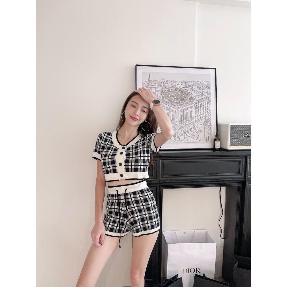 【DOE.FF】針織格子短褲套裝｜現貨｜ 兩件式套裝 短袖上衣 針織短褲 韓國 韓系 韓版 辣妹上衣 OOTD 格紋-細節圖5