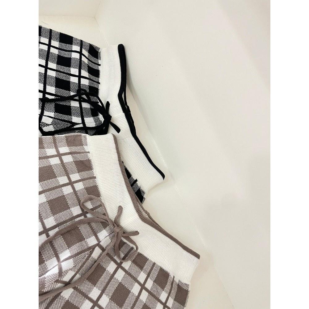【DOE.FF】針織格子短褲套裝｜現貨｜ 兩件式套裝 短袖上衣 針織短褲 韓國 韓系 韓版 辣妹上衣 OOTD 格紋-細節圖8