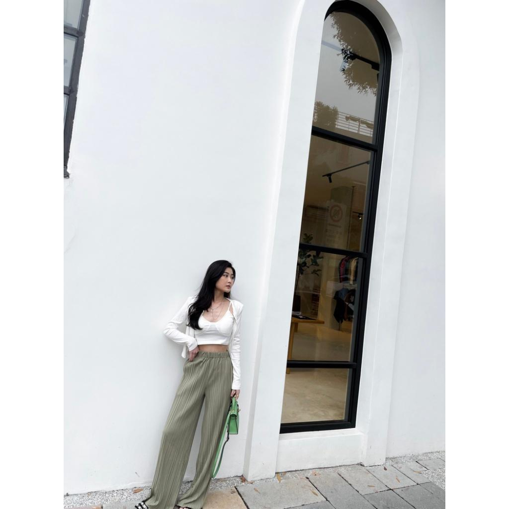 【DOE.FF】飄逸壓褶闊腿寬褲 ｜現貨｜寬褲 闊腿褲 長褲女 高腰長褲 雪紡寬褲-細節圖3