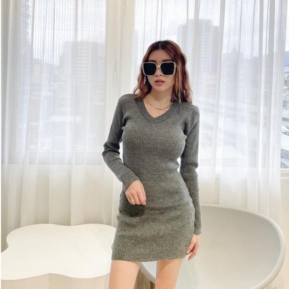 【DOE.FF】 V領坑條合身包臀短洋｜現貨｜ 連身短洋 連身裙 洋裝 針織洋裝-細節圖7