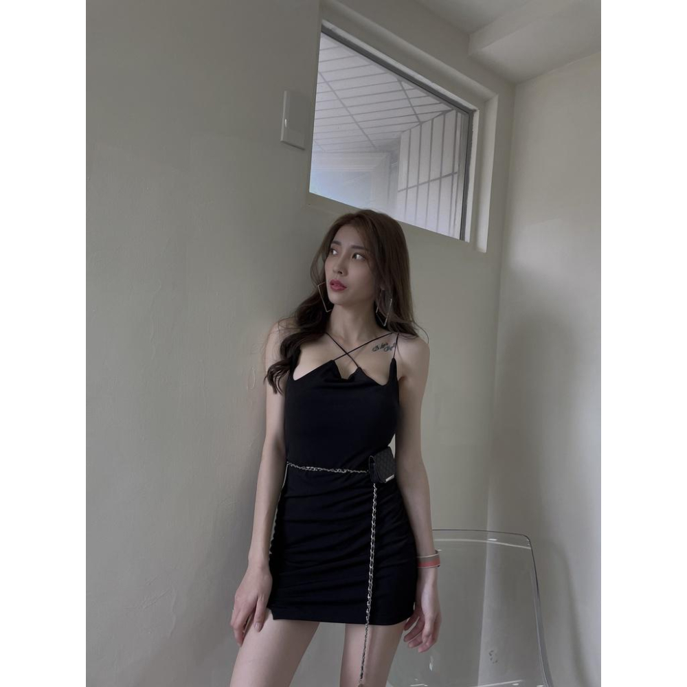 【DOE.FF】歐美S型冰絲細肩短洋｜現貨｜洋裝 短洋裝 包臀洋裝 包臀短裙 辣妹 歐美 ＩＮＳ風 背心 長版背心-細節圖6