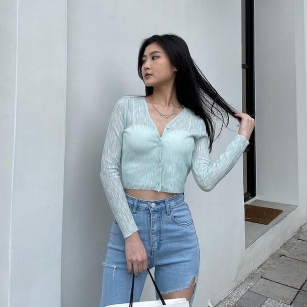 【DOE.FF】春款皺褶小鈕扣透視上衣 （現貨） 外套女 薄外套 上衣女 針織外套 針織衫 短版上衣 辣妹上衣 女裝-細節圖2