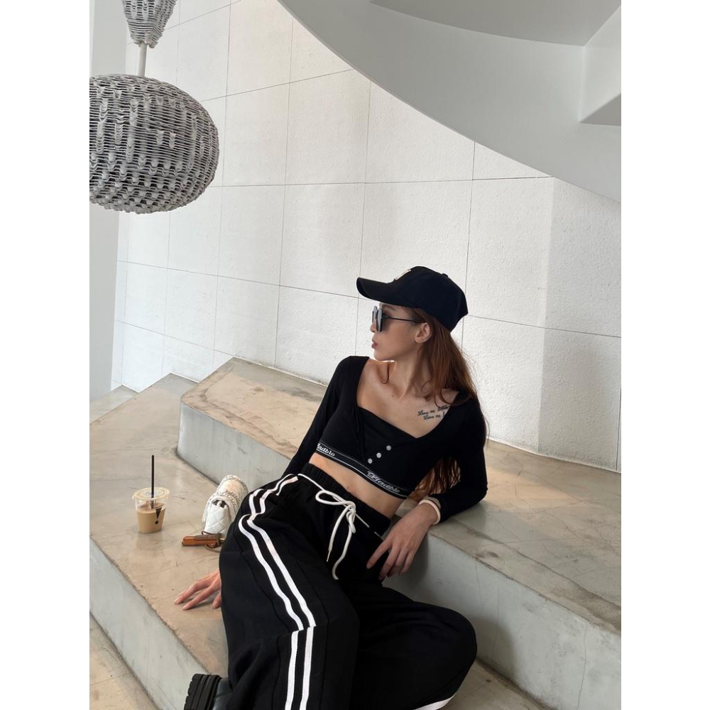 【DOE.FF】歐美排釦橡筋緊身螺紋T /｜現貨｜-細節圖2