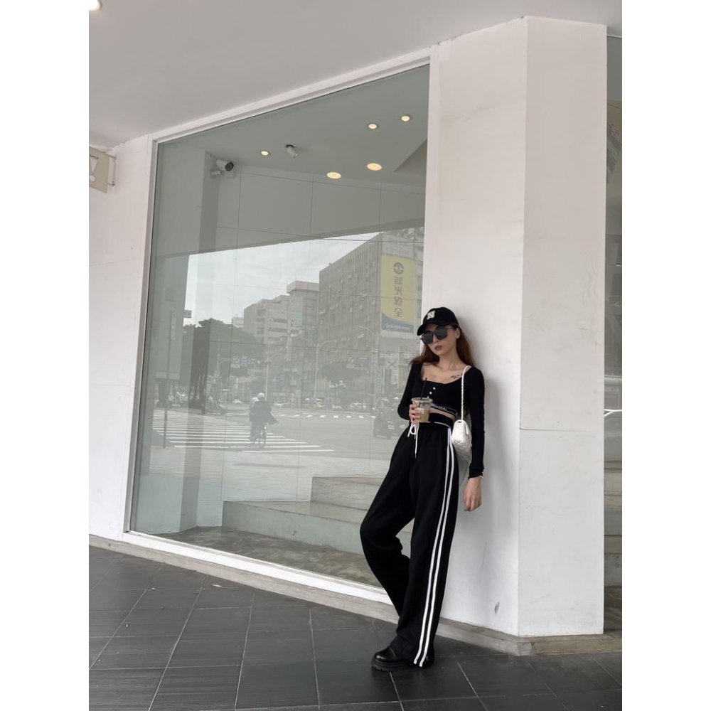 【DOE.FF】歐美排釦橡筋緊身螺紋T /｜現貨｜-細節圖3