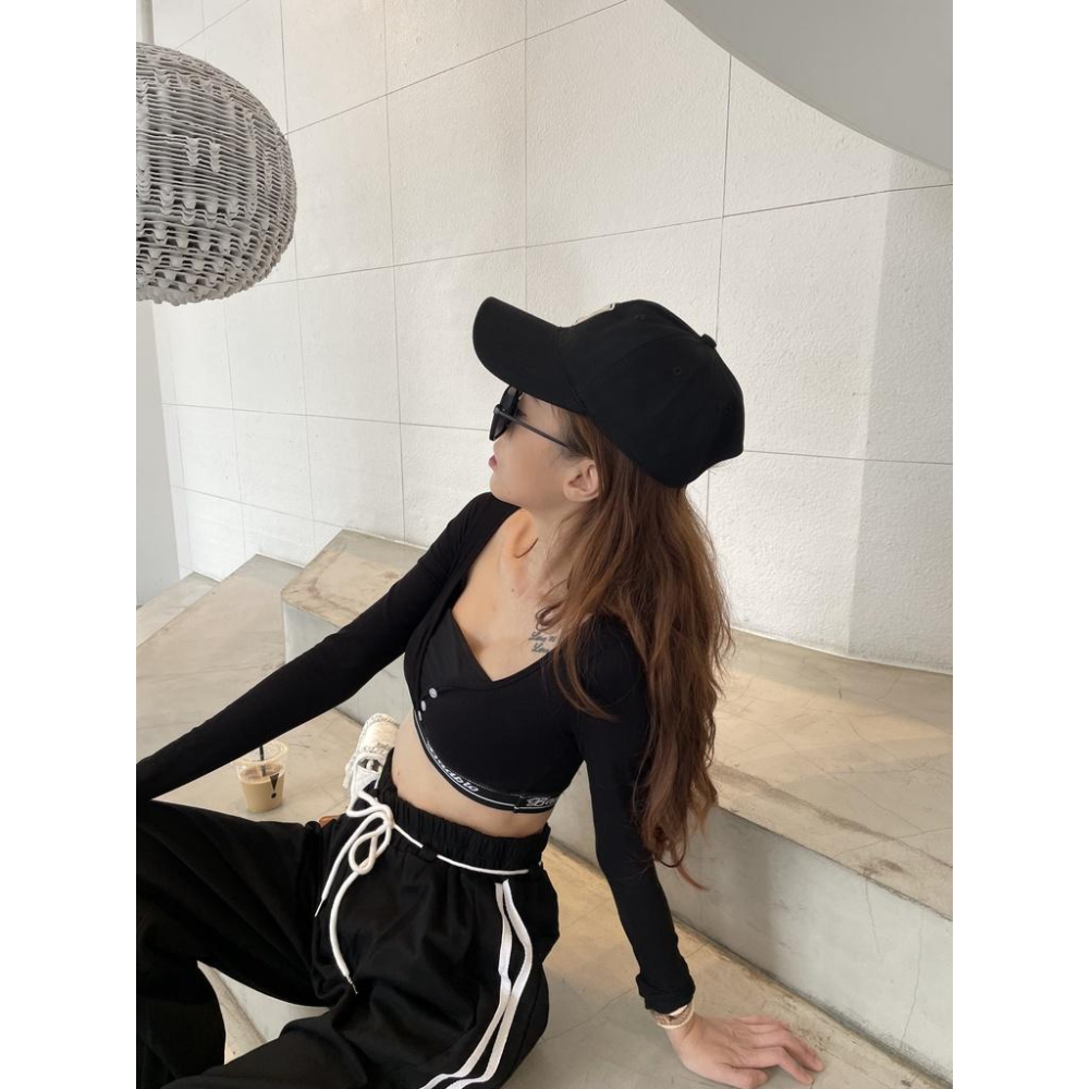 【DOE.FF】歐美排釦橡筋緊身螺紋T /｜現貨｜-細節圖5