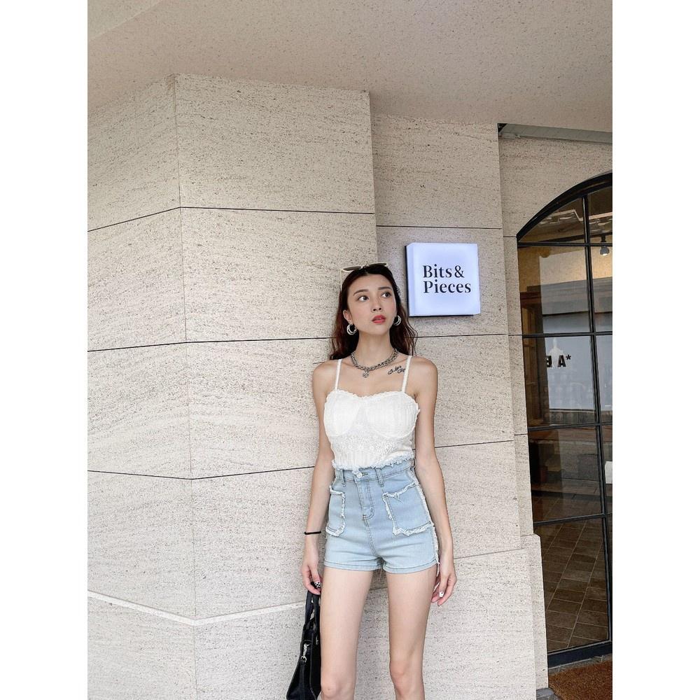 【DOE.FF】鬚邊包臀牛仔短褲 (現貨) 牛仔短褲 短褲女 高腰短褲 闊腿褲 顯瘦短褲 A字短褲 包臀短褲 合身短褲-細節圖3