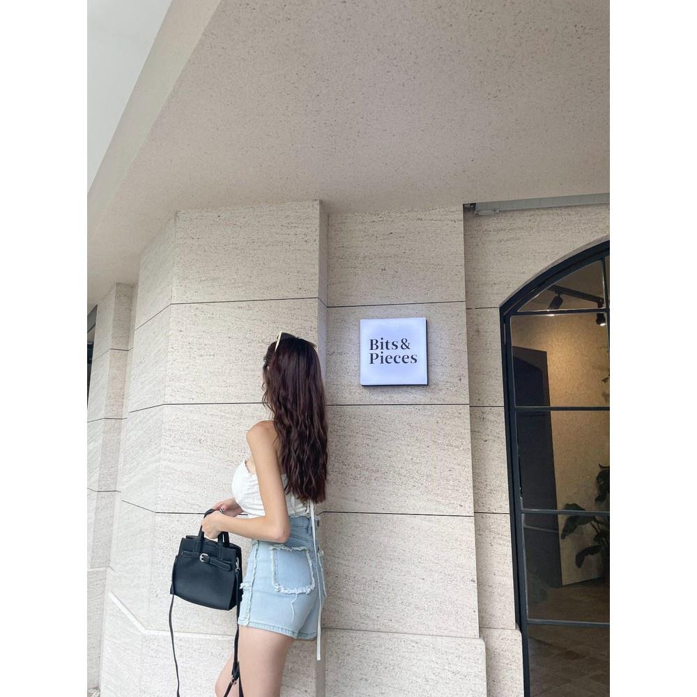 【DOE.FF】鬚邊包臀牛仔短褲 (現貨) 牛仔短褲 短褲女 高腰短褲 闊腿褲 顯瘦短褲 A字短褲 包臀短褲 合身短褲-細節圖6