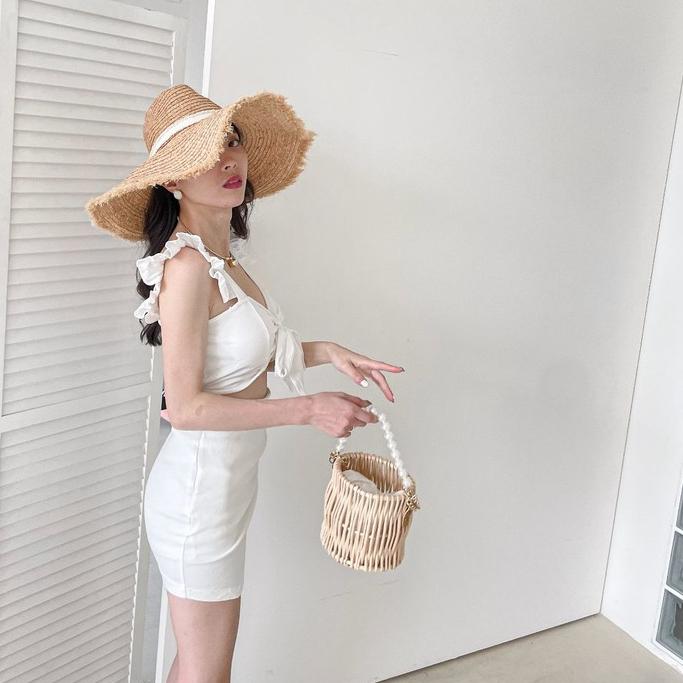 【DOE.FF自訂款】造型綁結背心 (現貨) bratop 背心女 一字領 短版上衣 上衣女 辣妹風 短版背心 辣妹背心-細節圖3