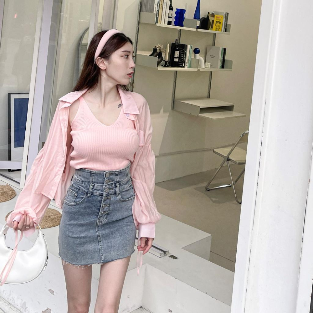 【DOE.FF】高腰包臀牛仔短裙 (現貨) 高腰短裙 短裙女 裙子 牛仔短裙 顯瘦短裙 褲裙 包臀短裙 女裝 辣妹風-細節圖6