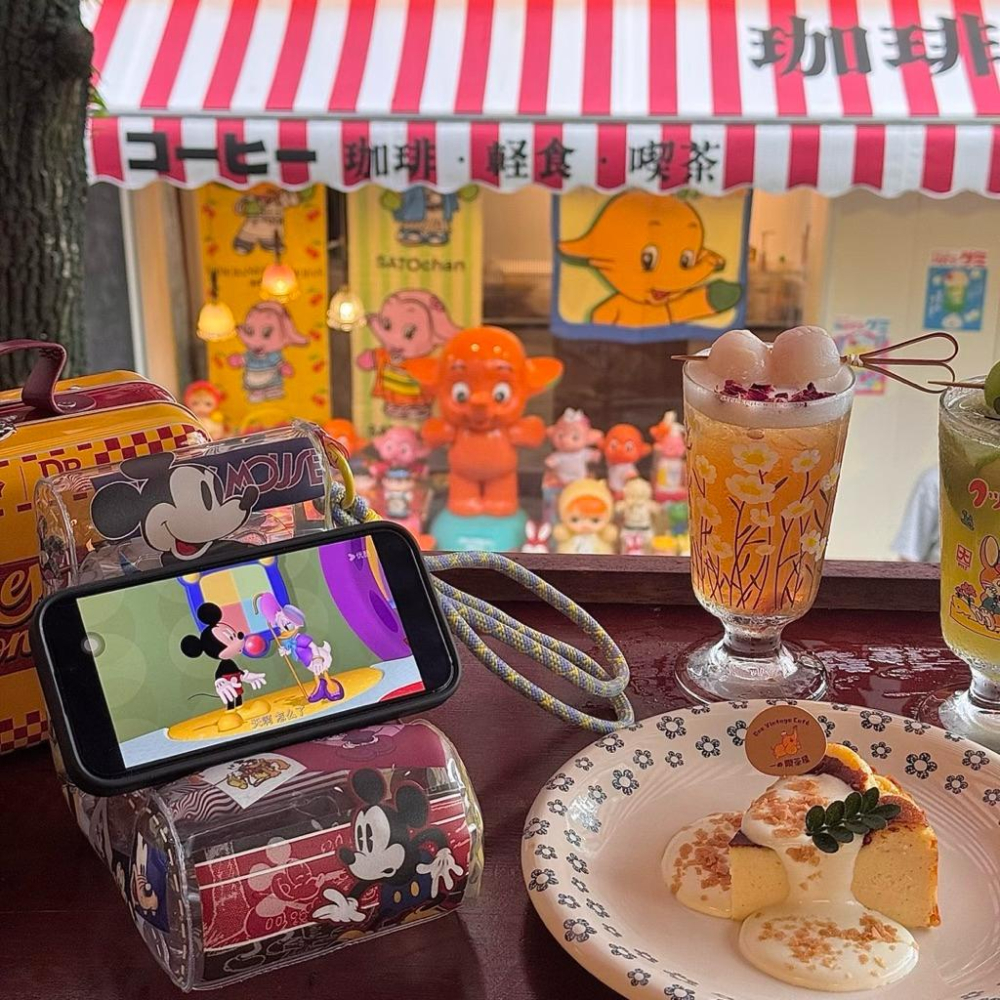 【熊盒子】 正版授權🔖SUNDAY HOME DISNEY 迪士尼 米奇 復古充氣沙發造型 手機支架 擺件 創意 禮物-細節圖8