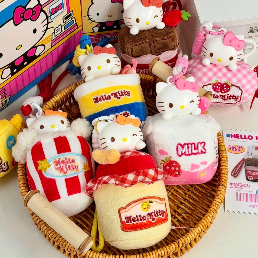 【熊盒子】 正版授權🔖 三麗鷗 HELLO KITTY 凱蒂貓 美味便利店 香薰毛絨掛件 盲盒 吊飾 禮物-細節圖5