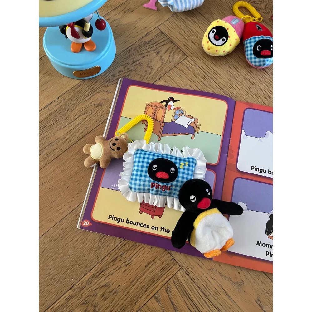 【熊盒子】 正版授權🔖馬克圖布 企鵝家族PINGU 家居系列 毛絨掛件 吊飾 枕頭 拖鞋 馬桶 床 沙發 房子 電話-細節圖4